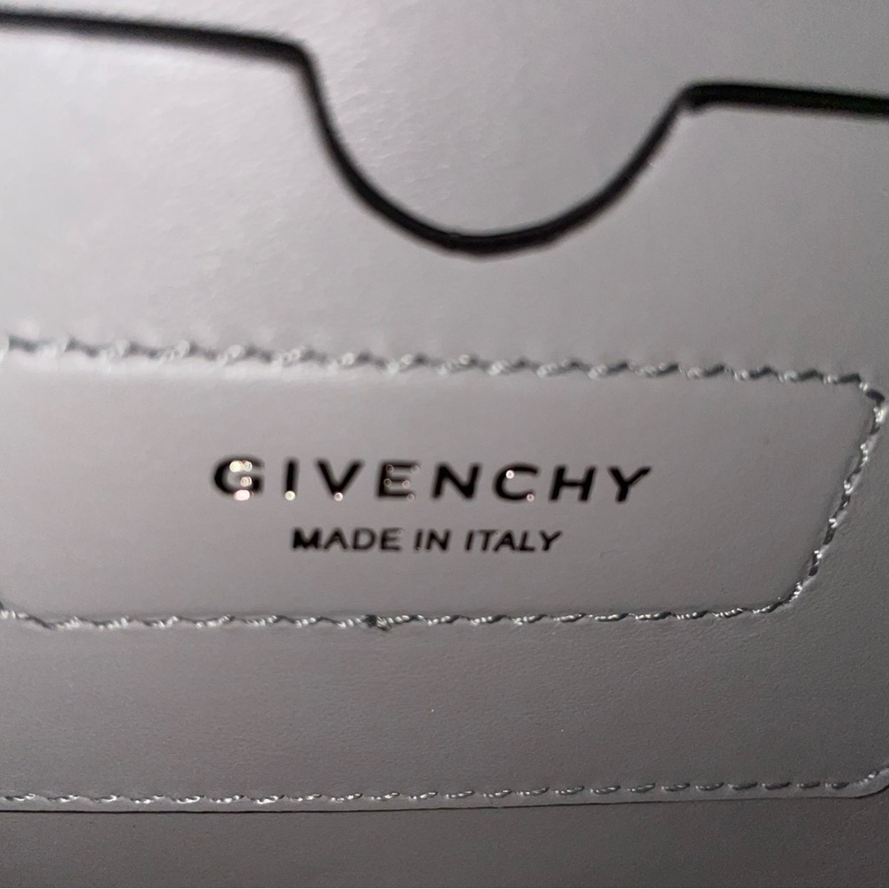 🆕 GIVENCHY Soft Calfskin Small Soft Antigon in Pearl Grey - Picture 12 of 16